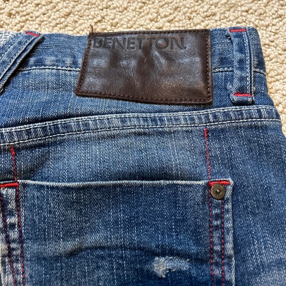 United Colors of Benetton Slightly distressed denim skirt - Picture 2 of 8